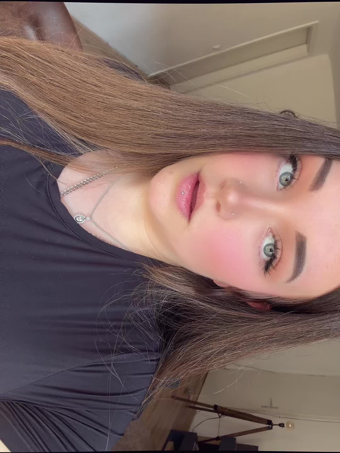 @Seline