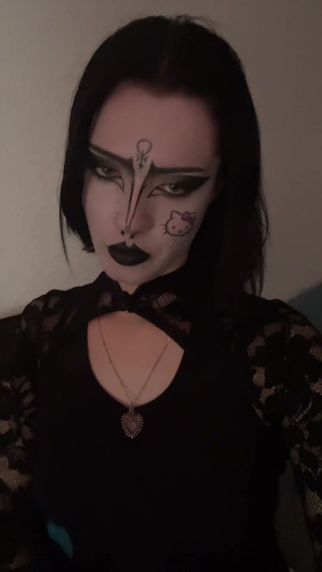 @Klara🧟♀️