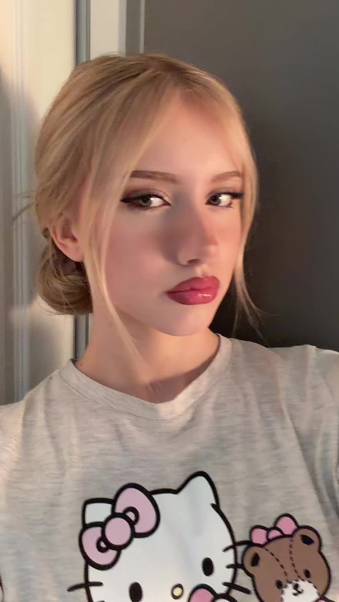 @Sophia