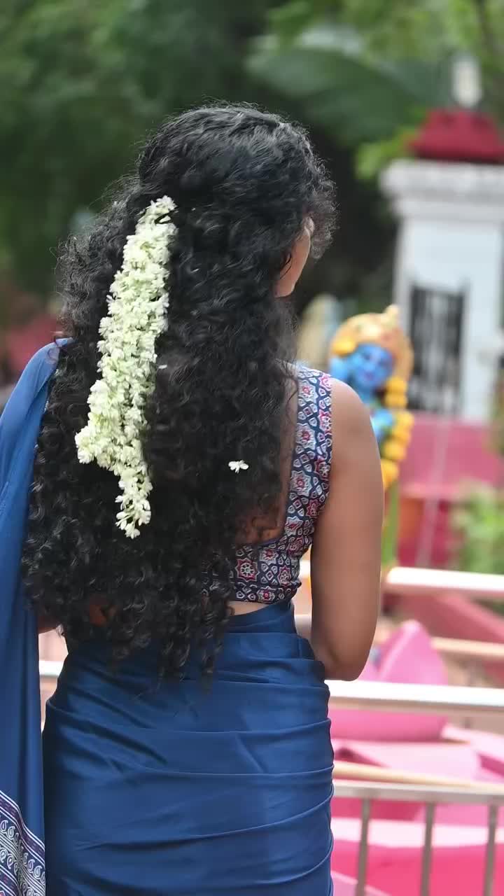 @Neeruttyy_🤍