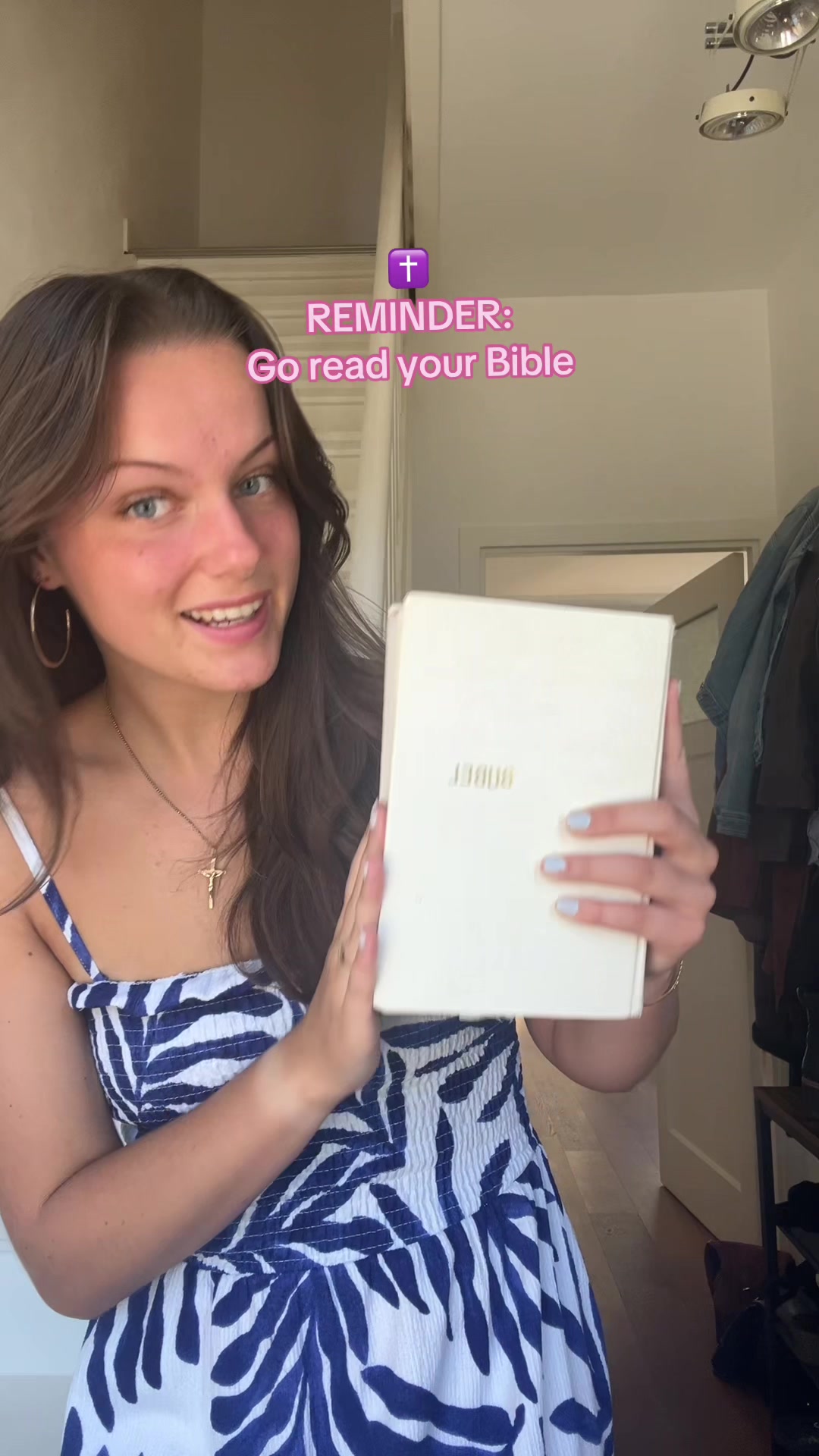 @romykersten ✞