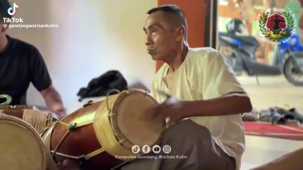 @Ainsahaja