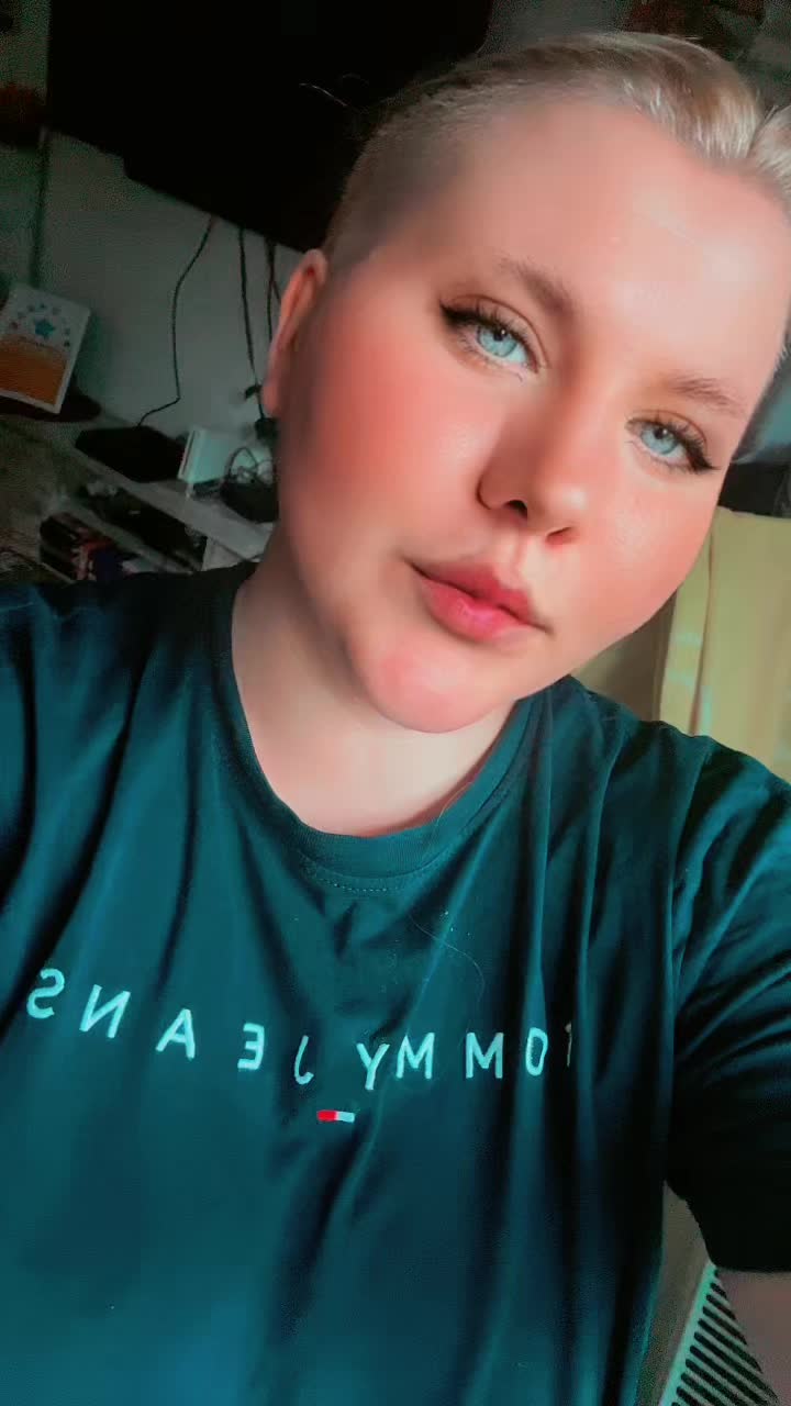 @Miststück😈 mit Charakter😘