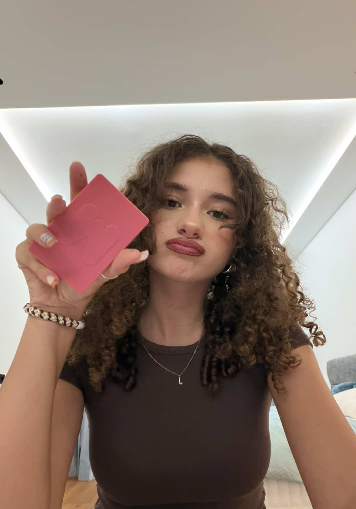 @𝑎𝑣𝑒𝑟𝑦ᴴᴬᵞᴱˢ