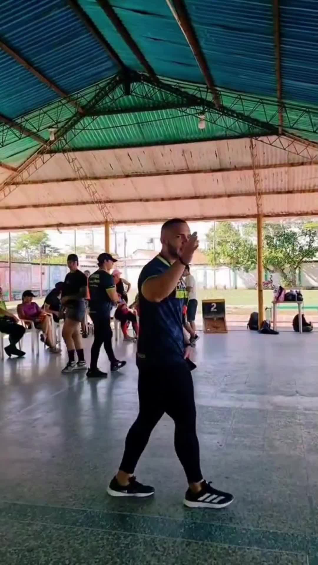 @Luís Bolívar