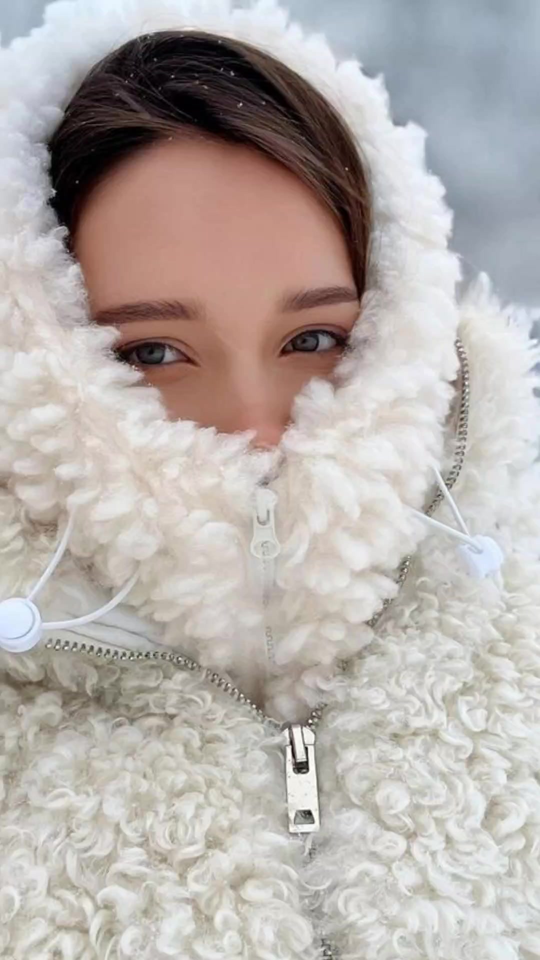 @Fur coat fans