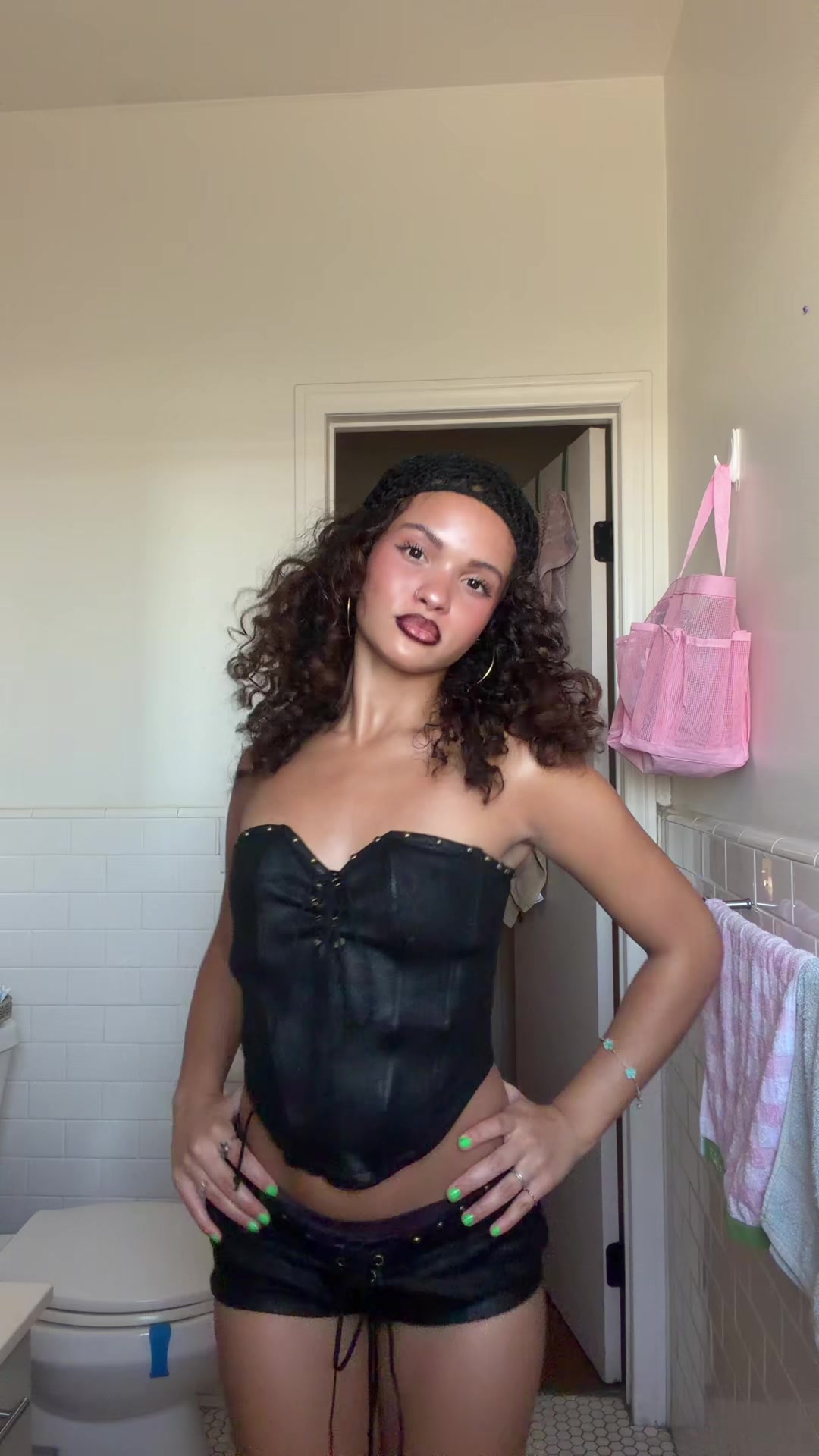 @aneesa