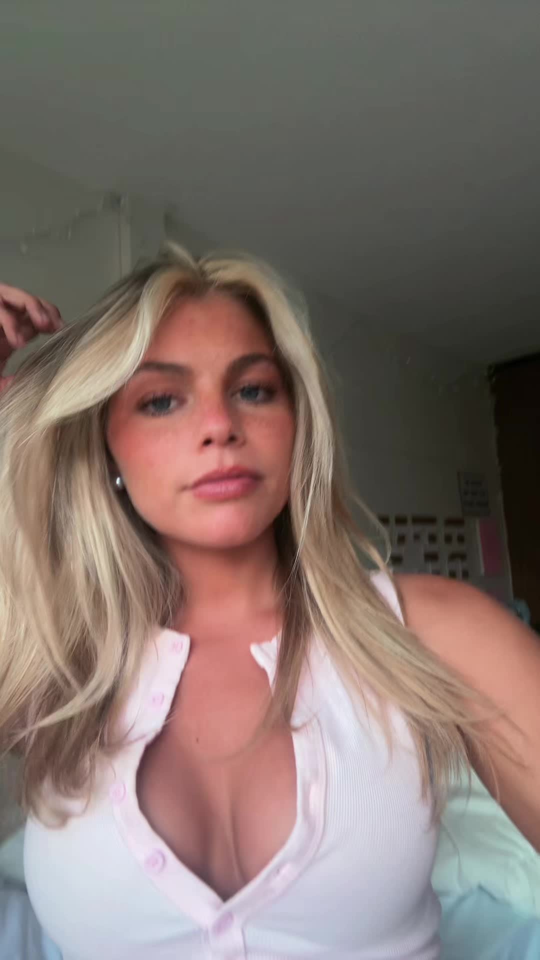 @katiekeanie