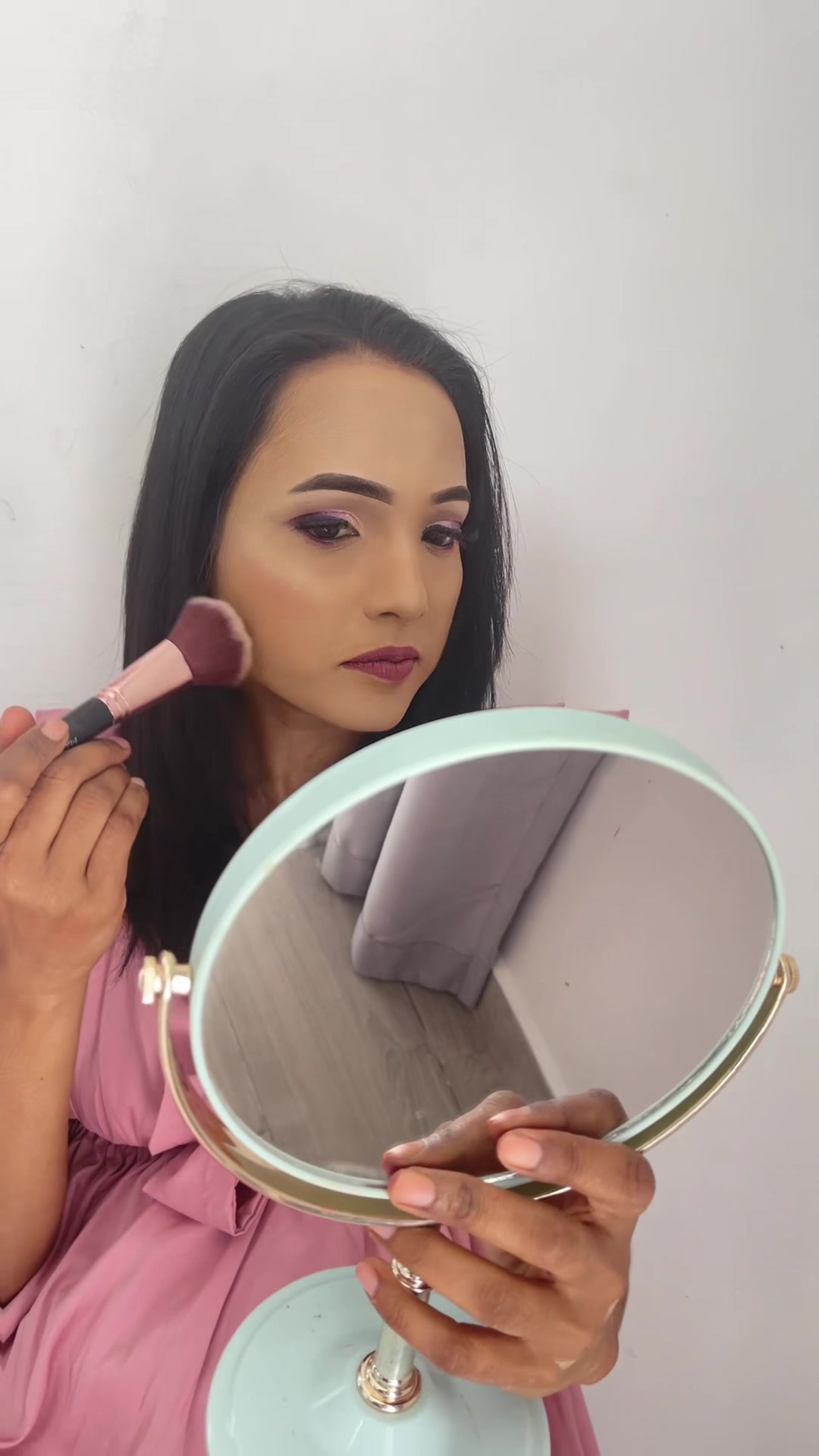 @Navishtamakeupartist