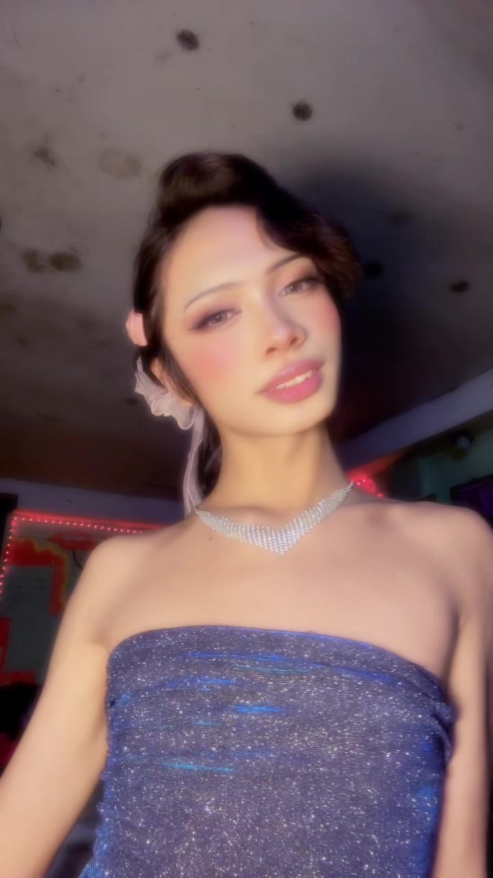 @ur.gurl_zxn