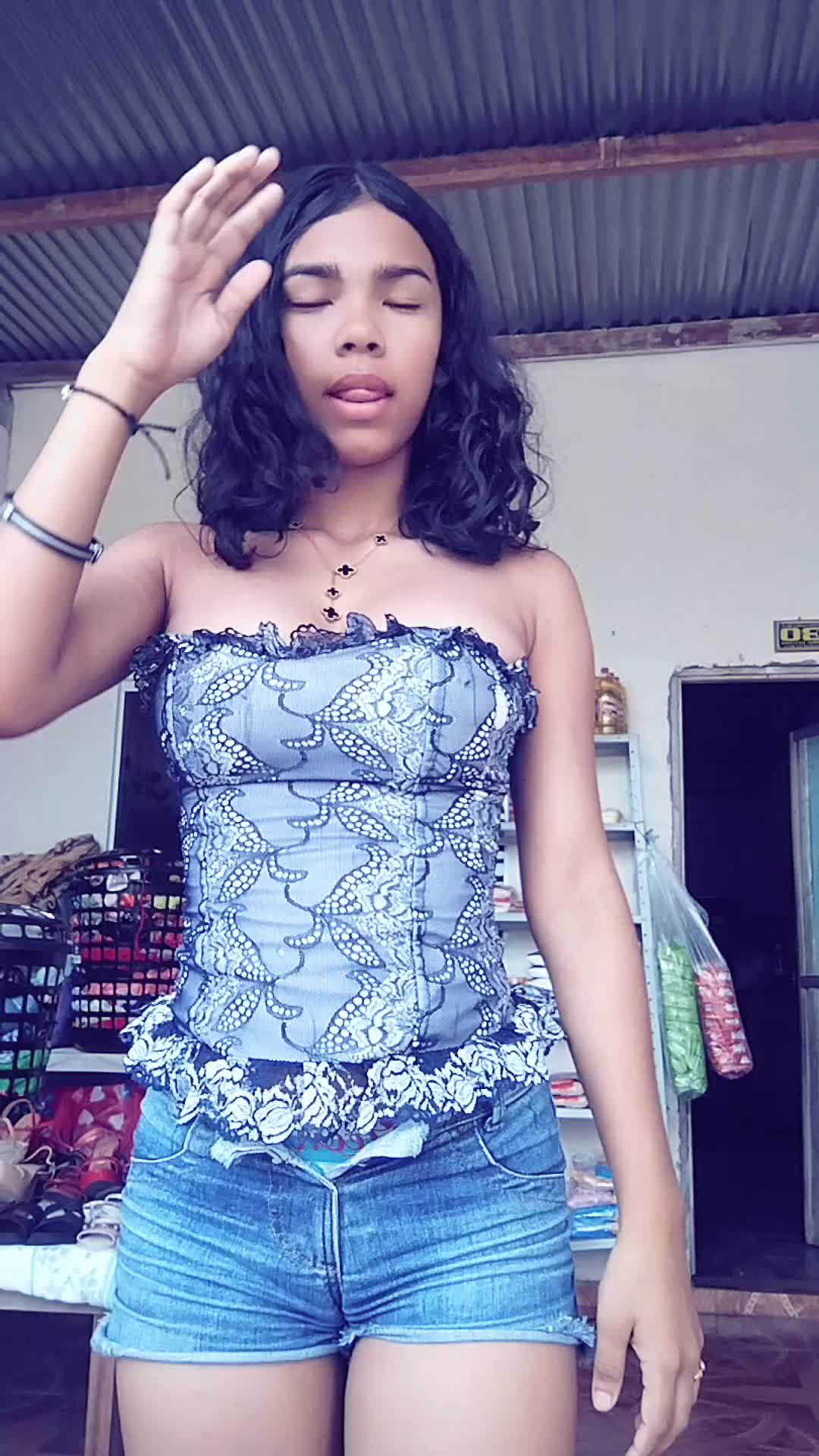 @★