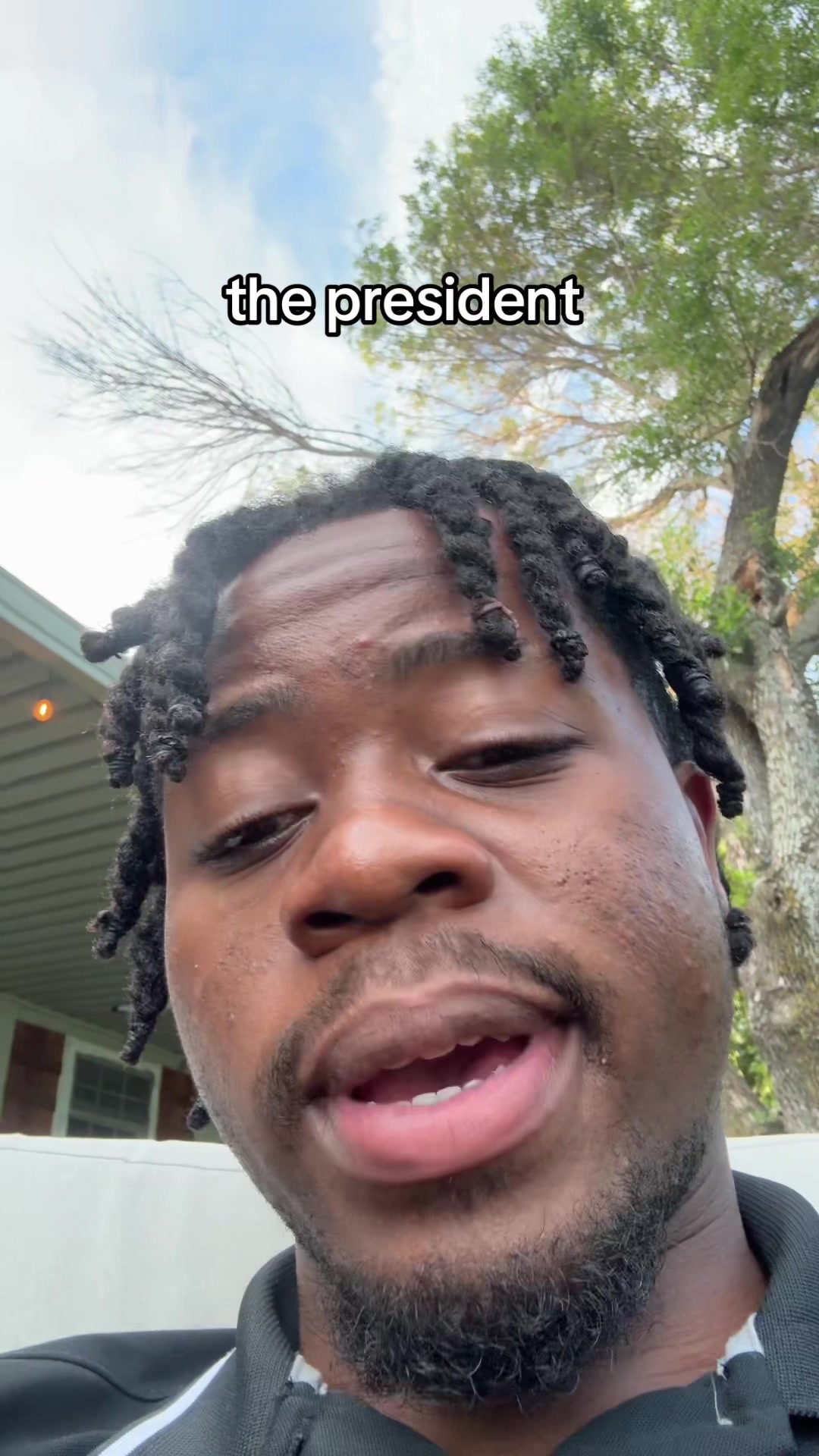 @moyoezzy