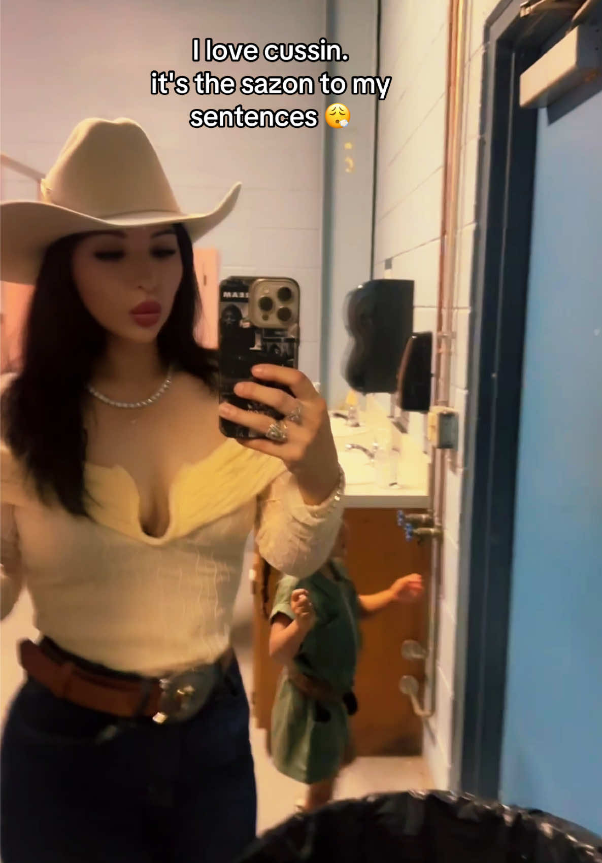 @leslye94