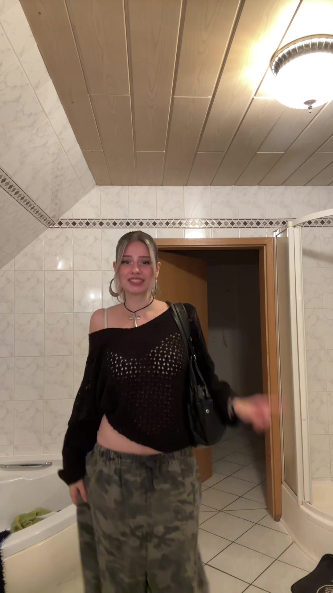 @️