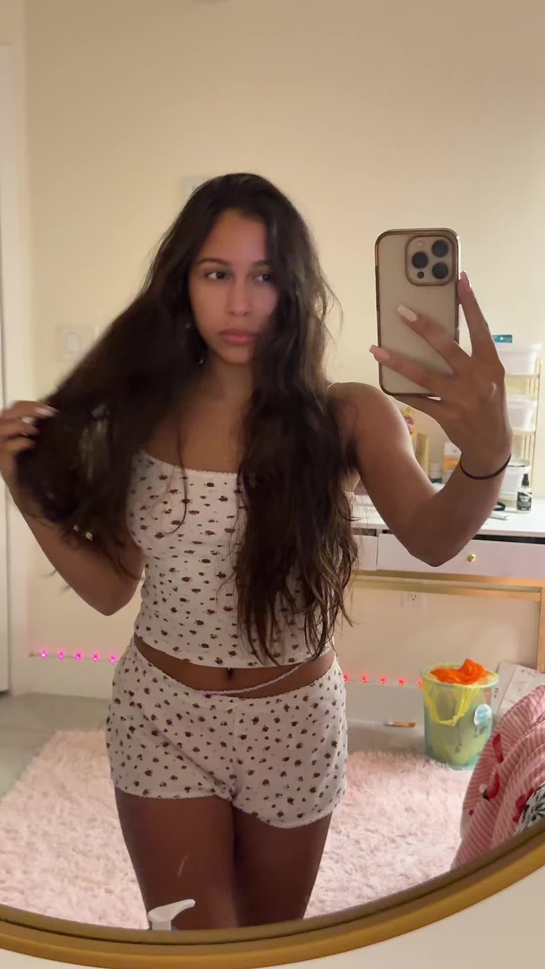 @~