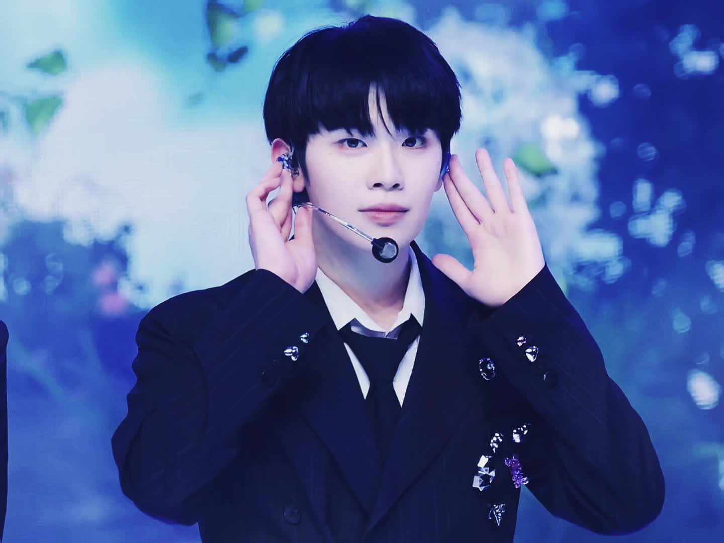 @taerae dimple