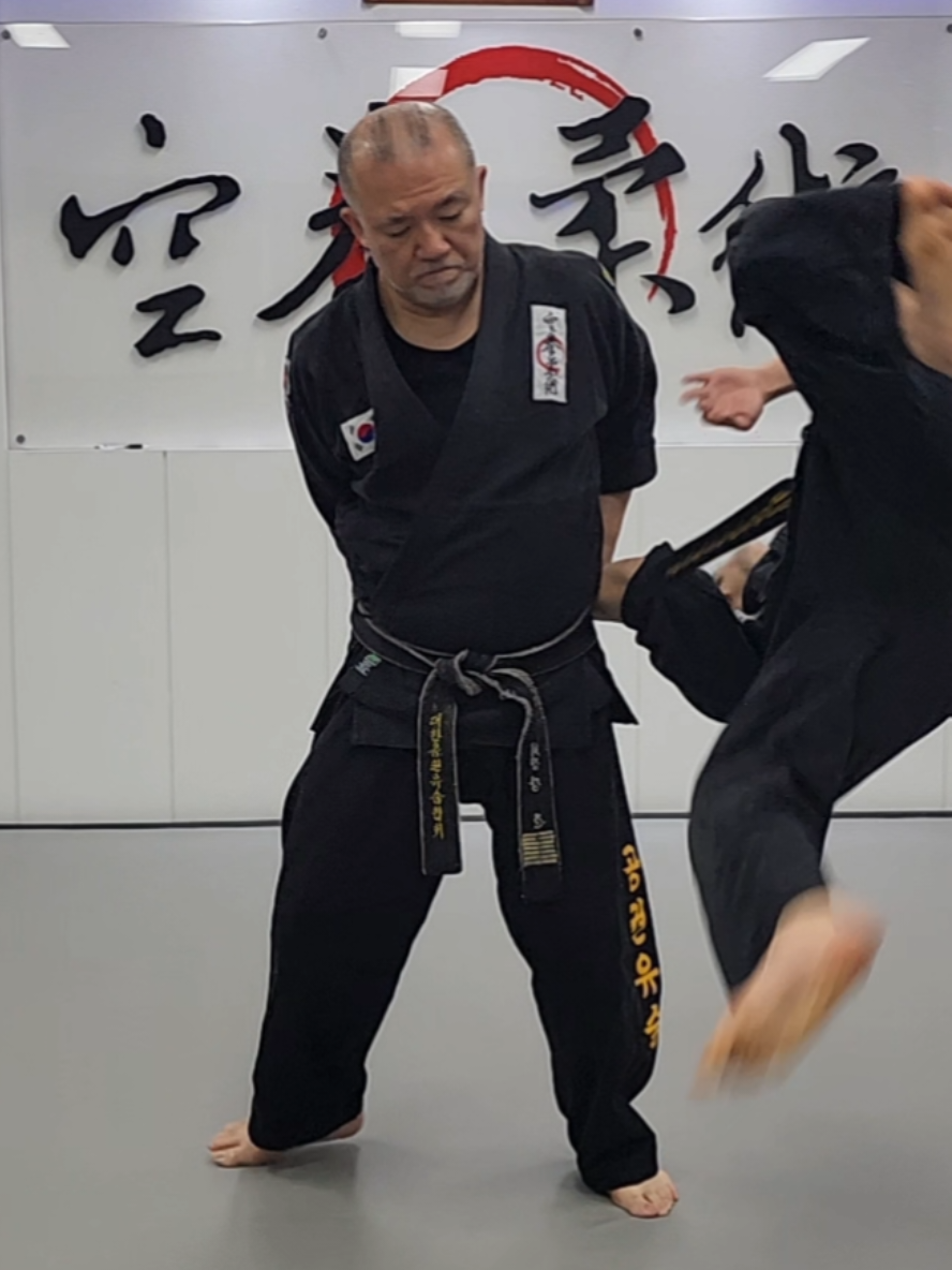 @KANG JUN (GONGKWON YUSUL)