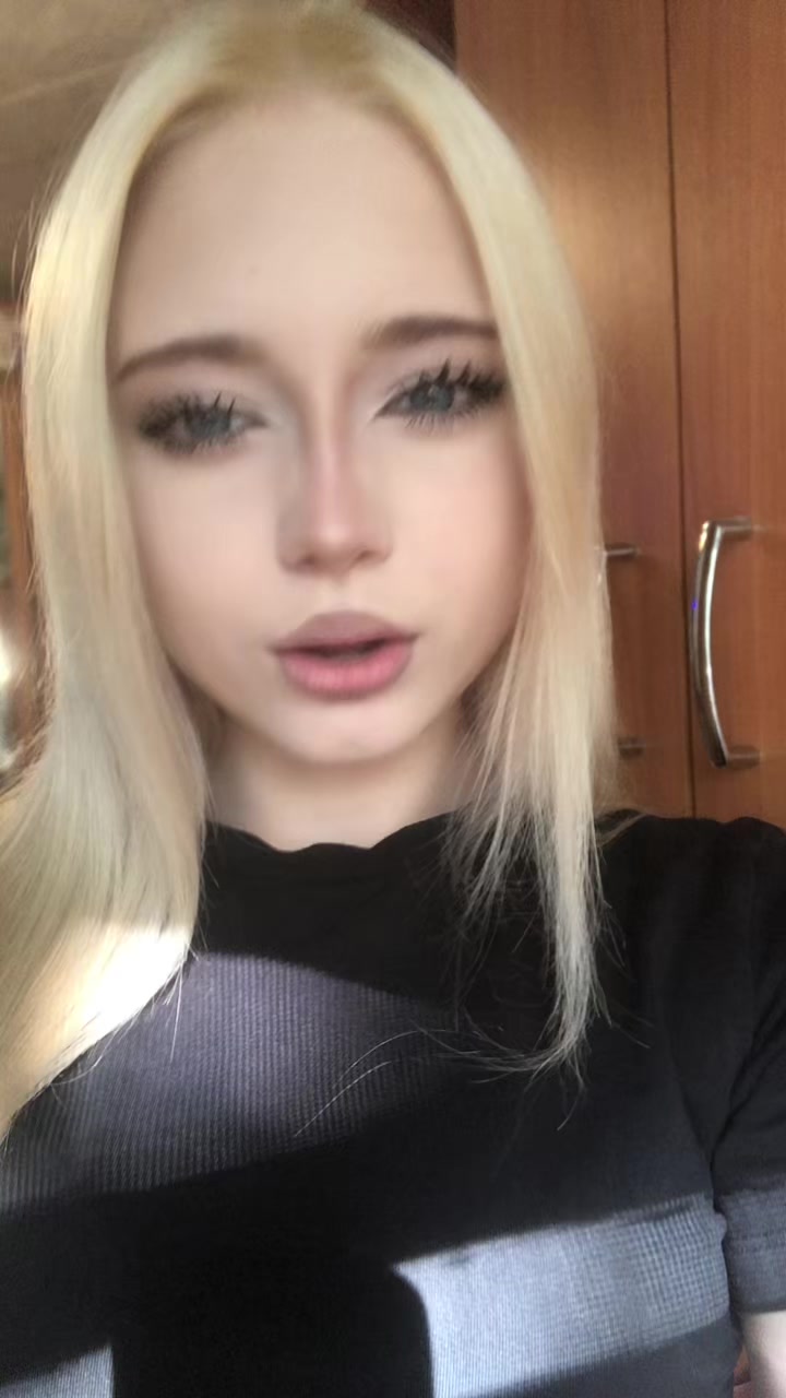 @аняяя