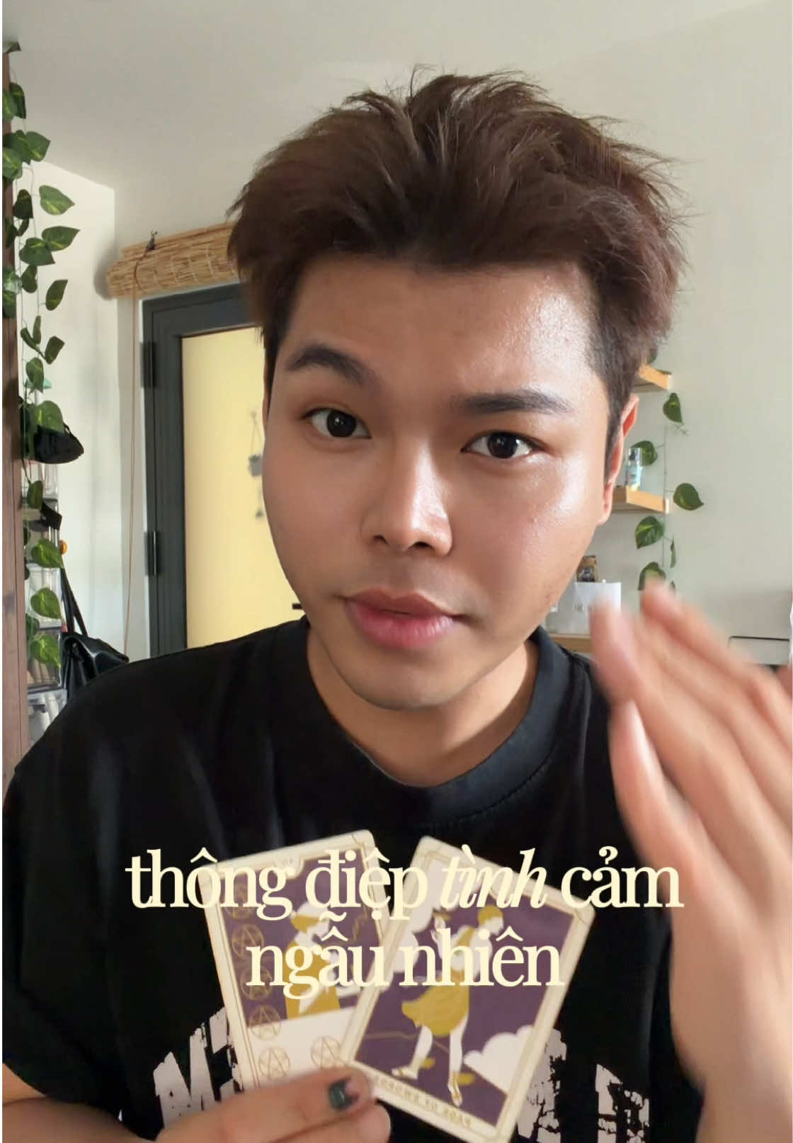 @Một chiếc &ocirc;m nhỏ ch&iacute;u