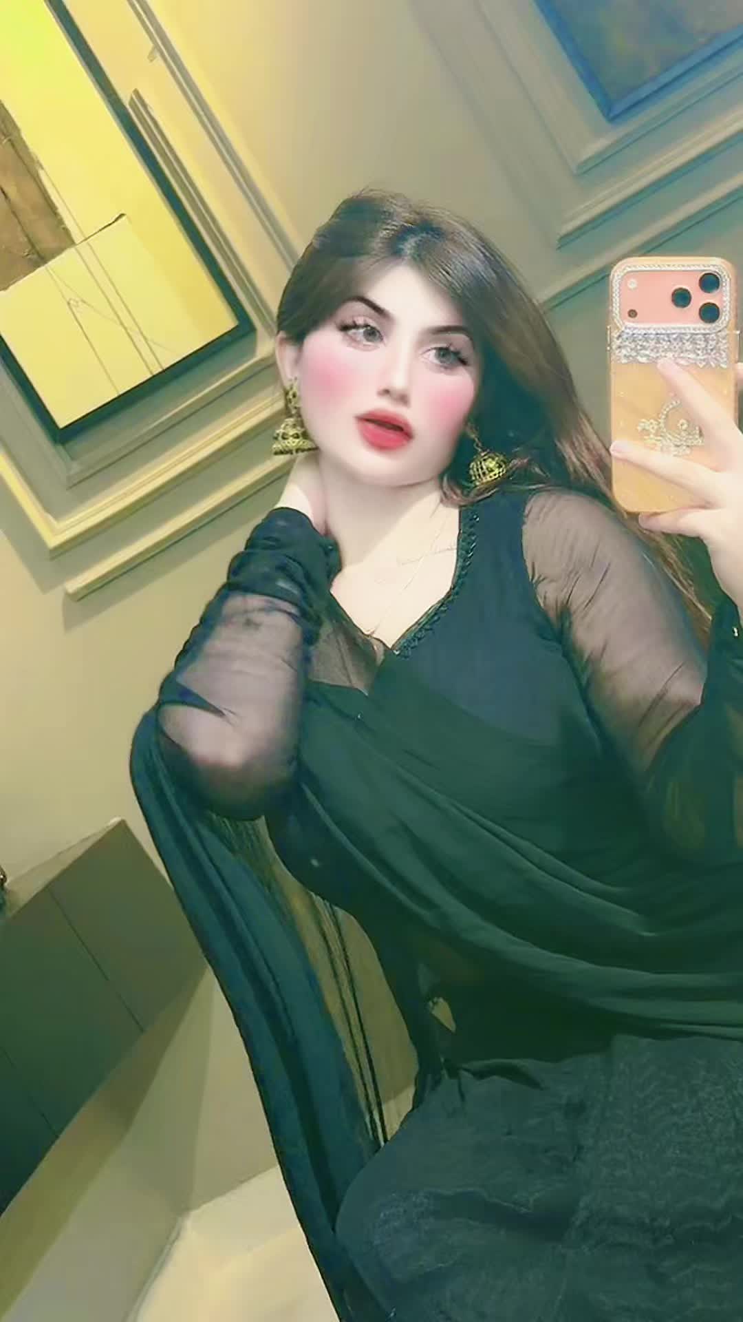 @🇦🇪𝙈𝙖𝙃𝙞𝙧𝘼 (ماہی)🌸