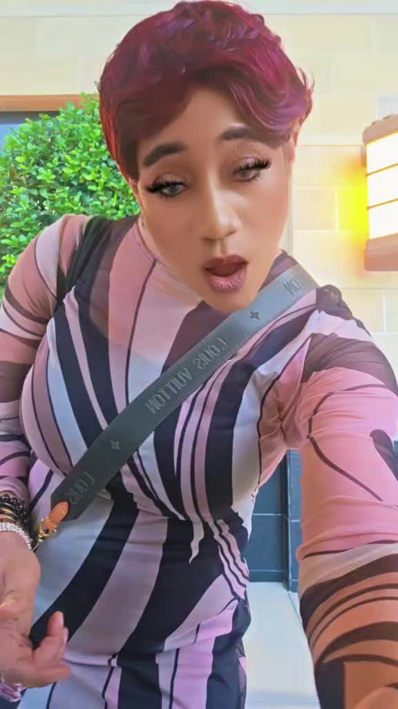 @Demi
