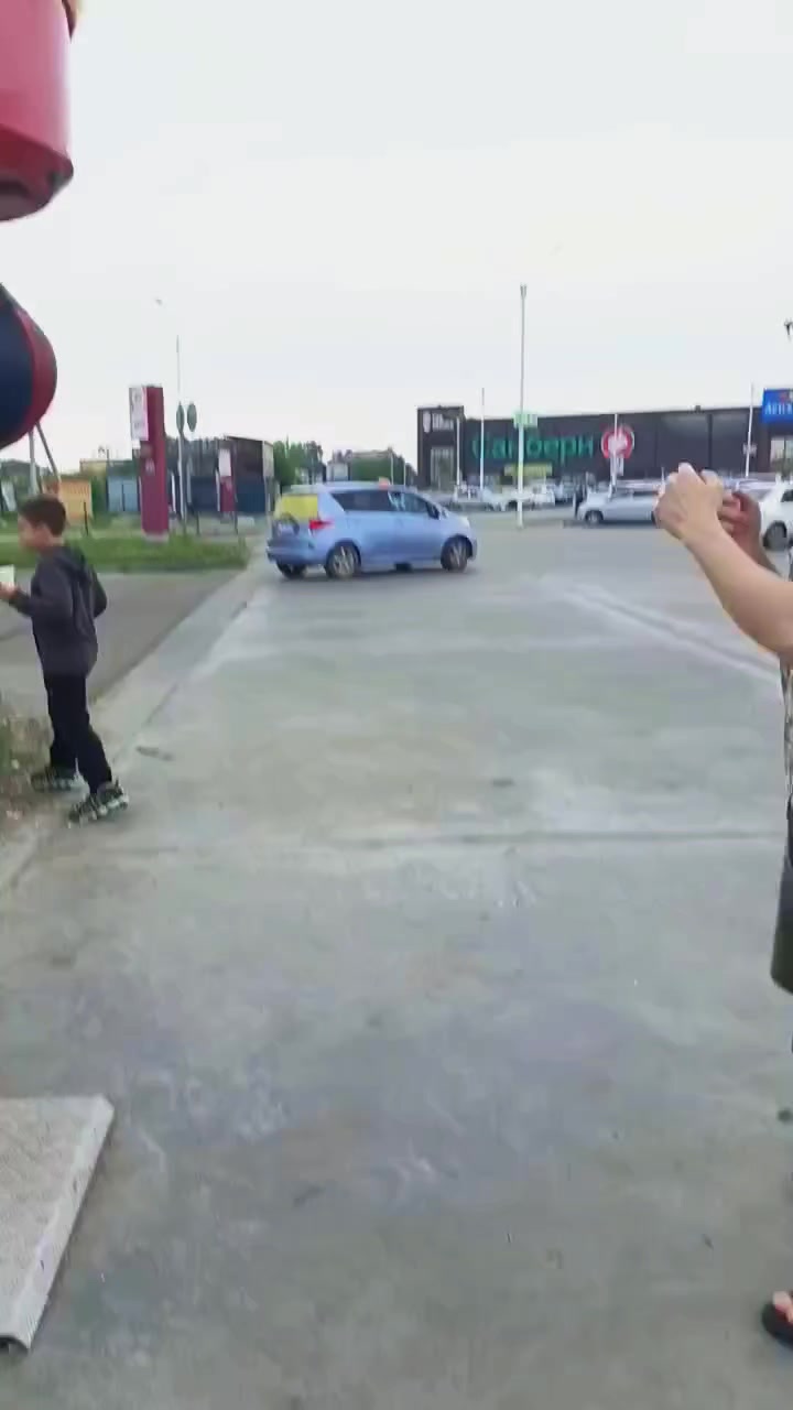 @Илюха🩷🤣