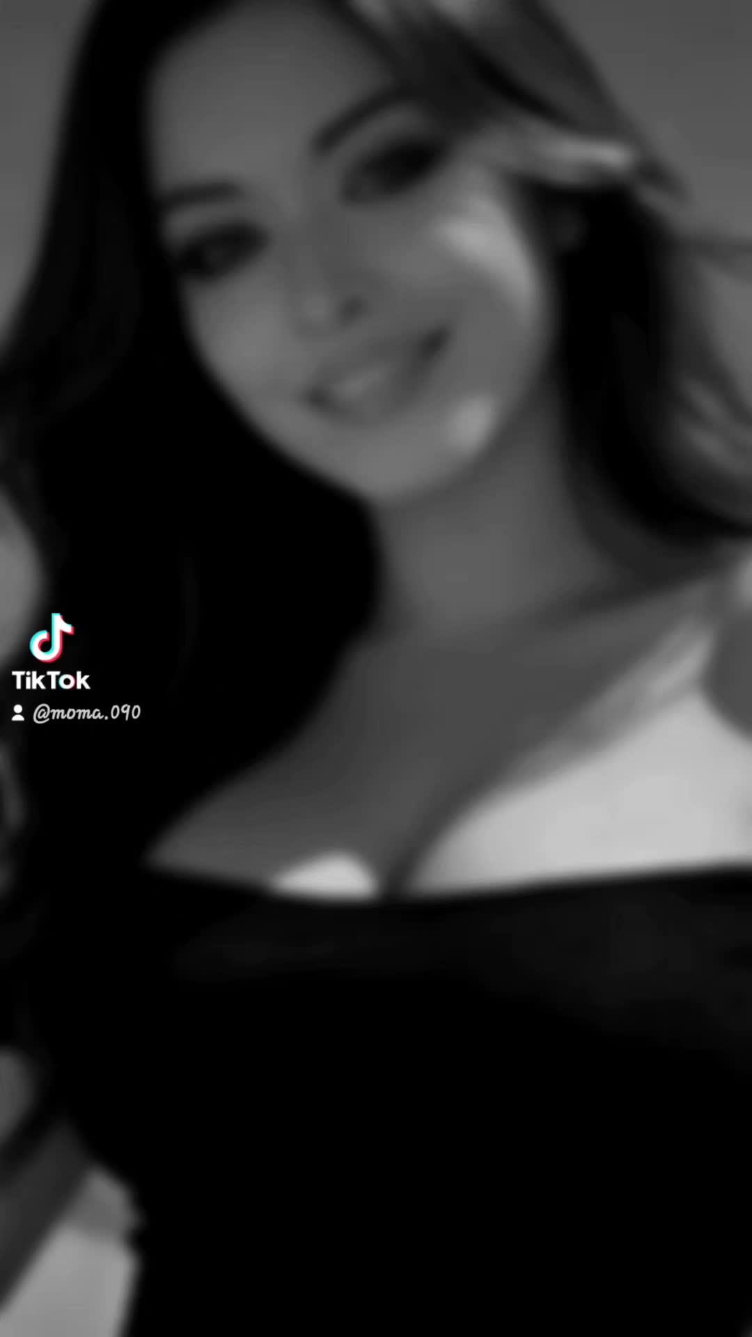 @Simona 💋. Ti segue.