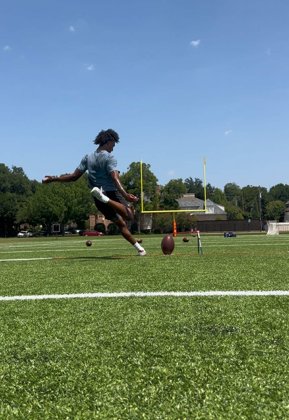 @4thDownHero - Mike Rivers
