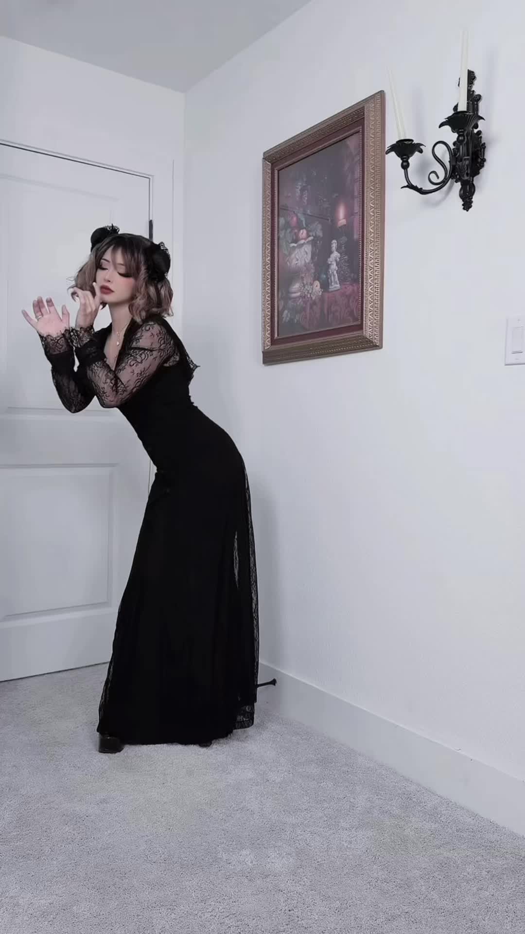 @Ella Graves 🥀