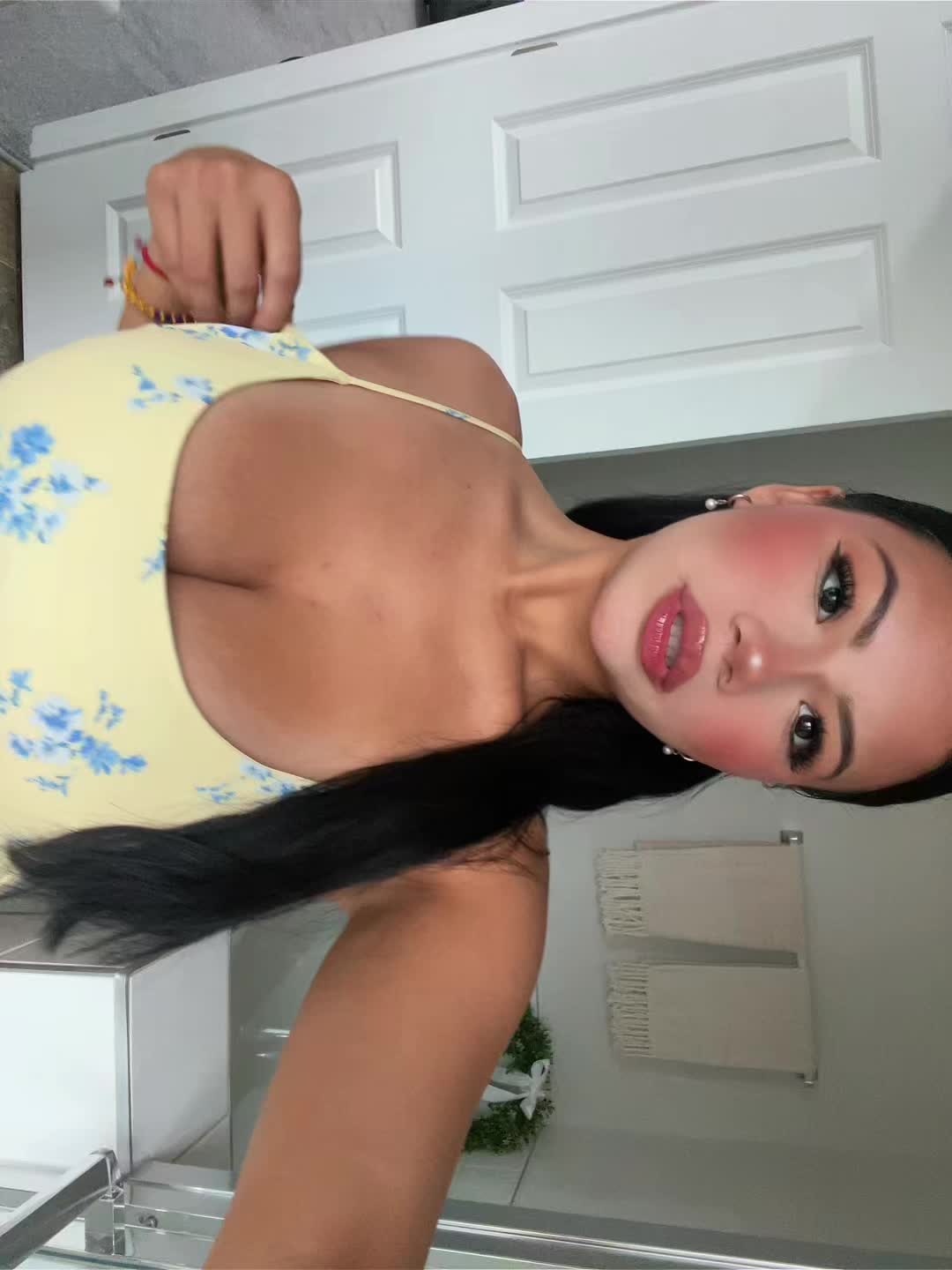 @VALENTINA