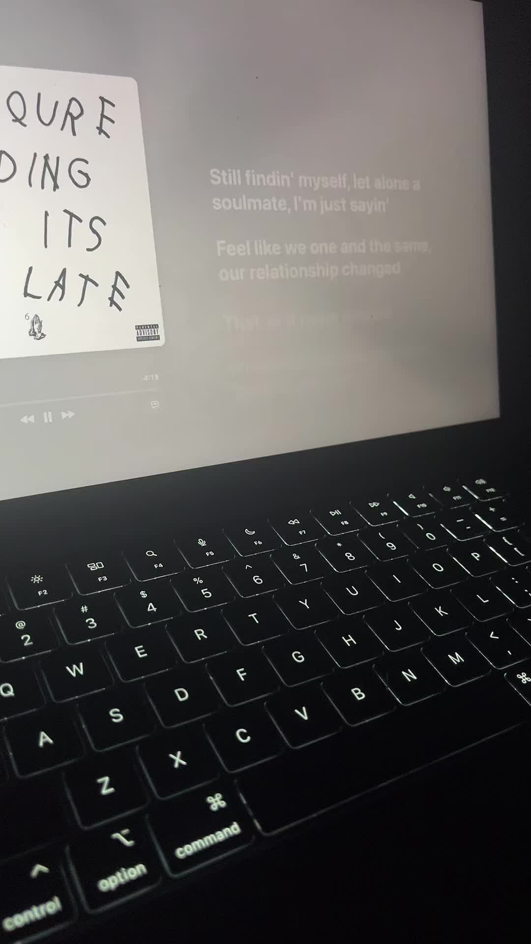 @[🎧]