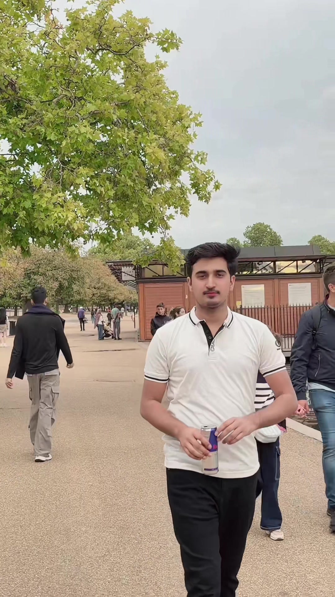 @Rai Bakar 🇵🇰 🇬🇧