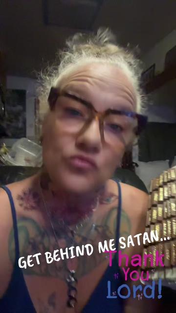 @Leighna Queen of Trolls