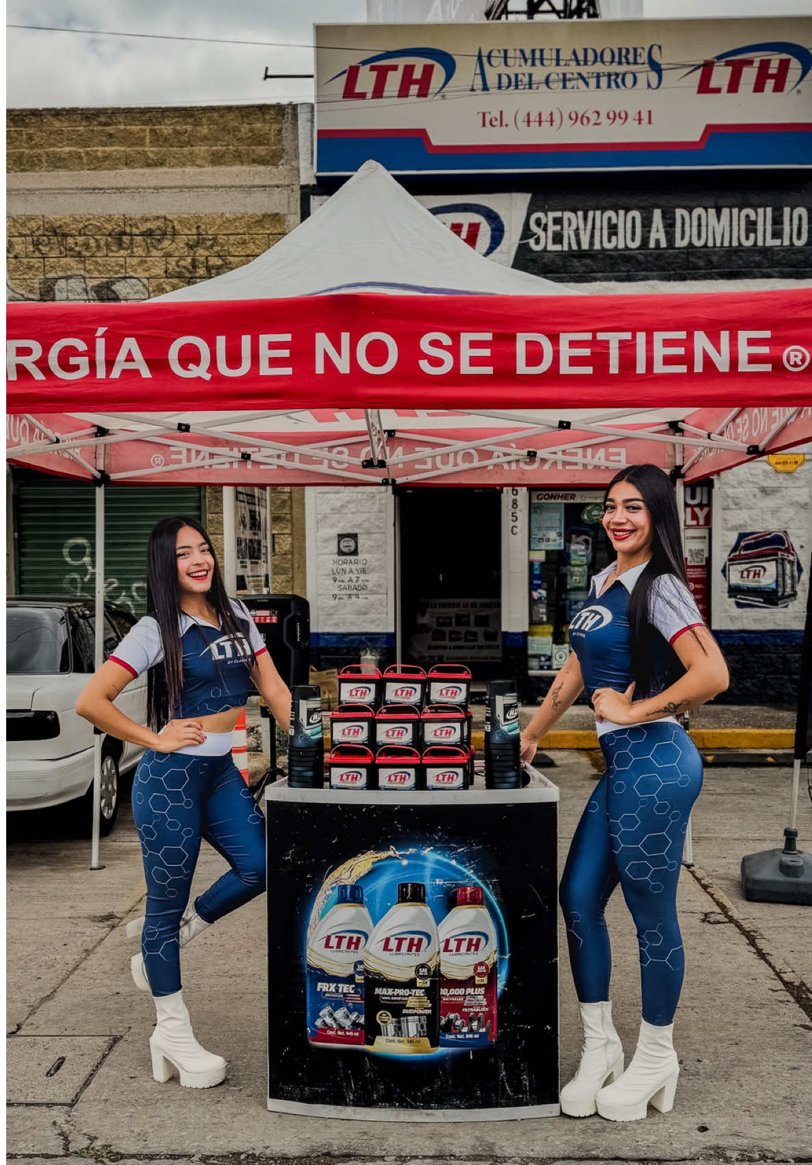 @BOMBSHELL Hostess