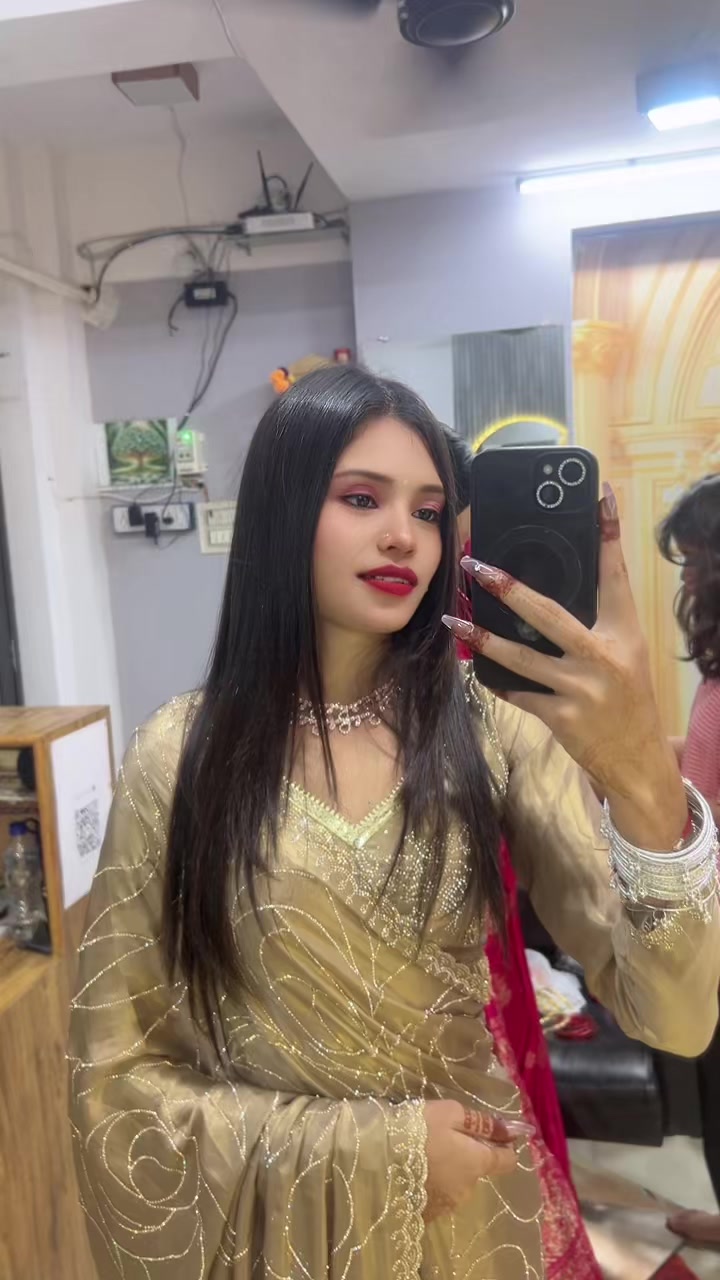 @ऋतु 🦋🖤