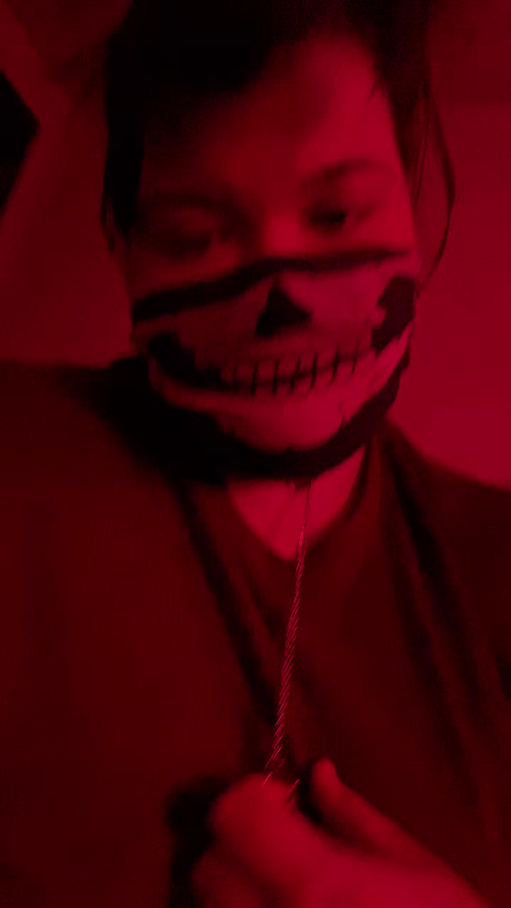 @lilmasked girl420