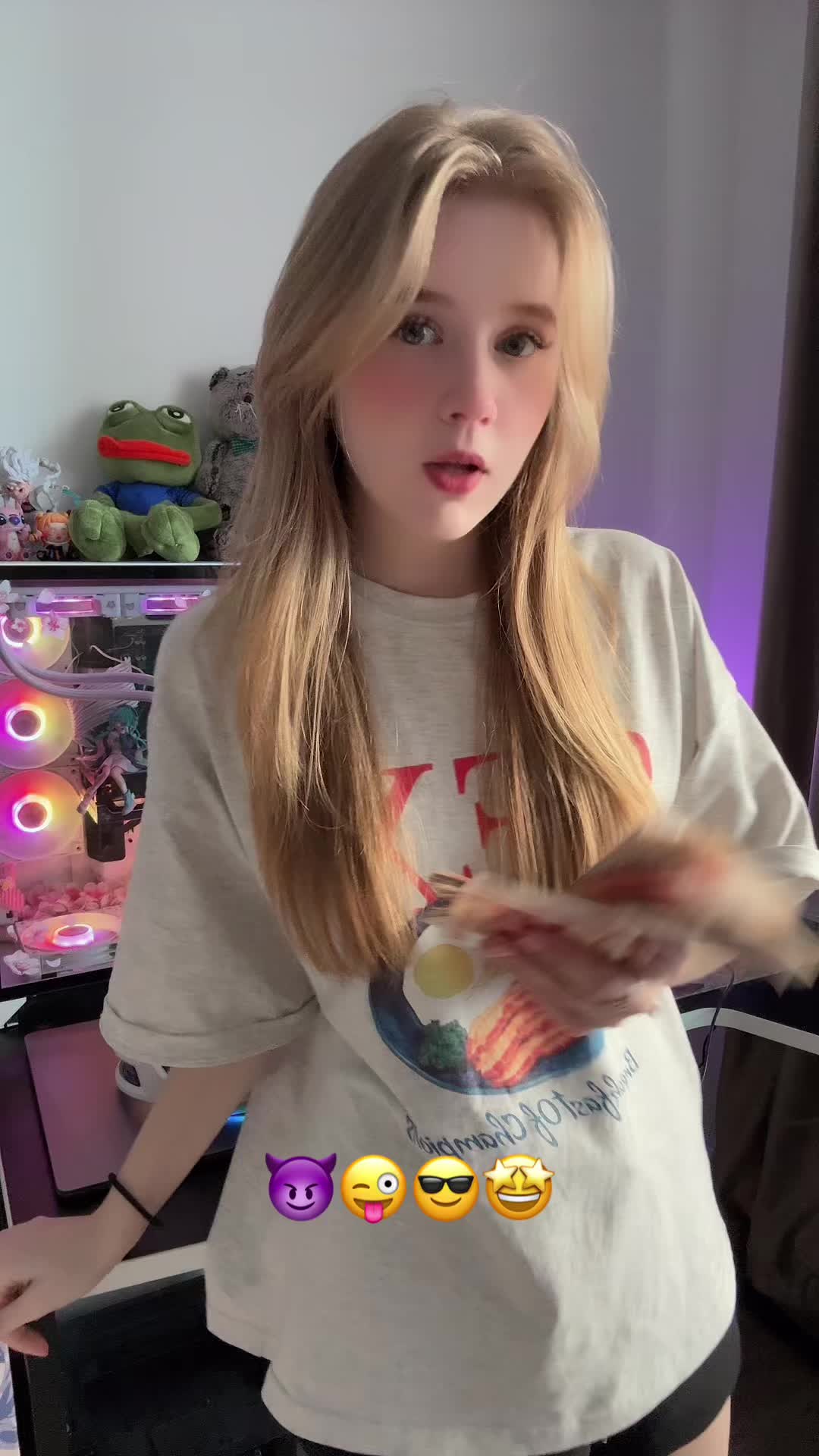 24. @mandarinkaaa0.0. 