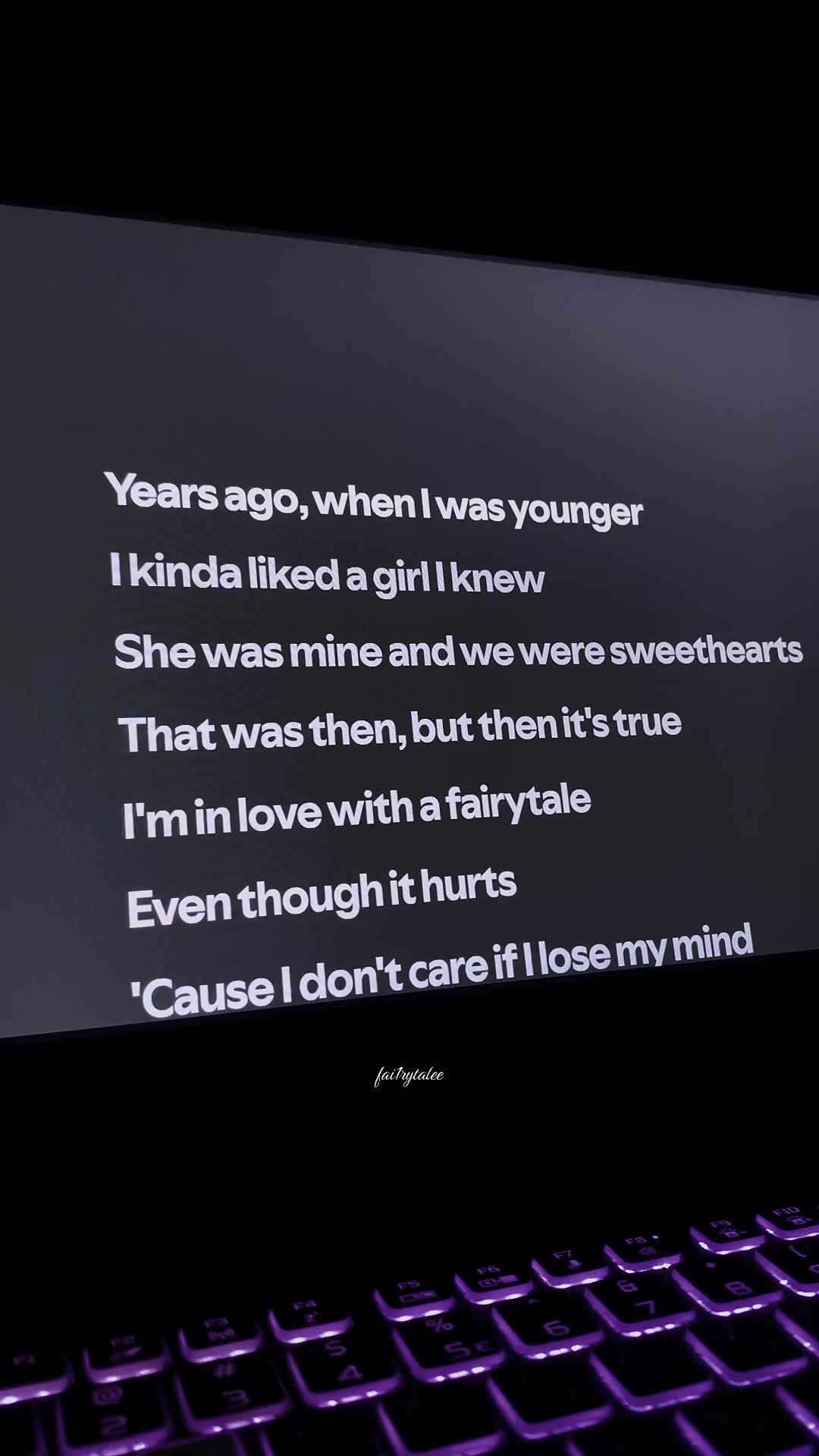 @𝘹𝘯𝘰𝘷𝘢𝘬𝘦𝘳