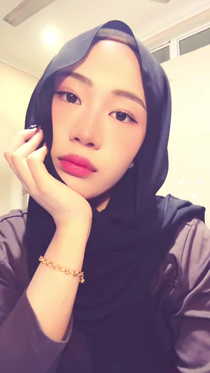 @isyanell