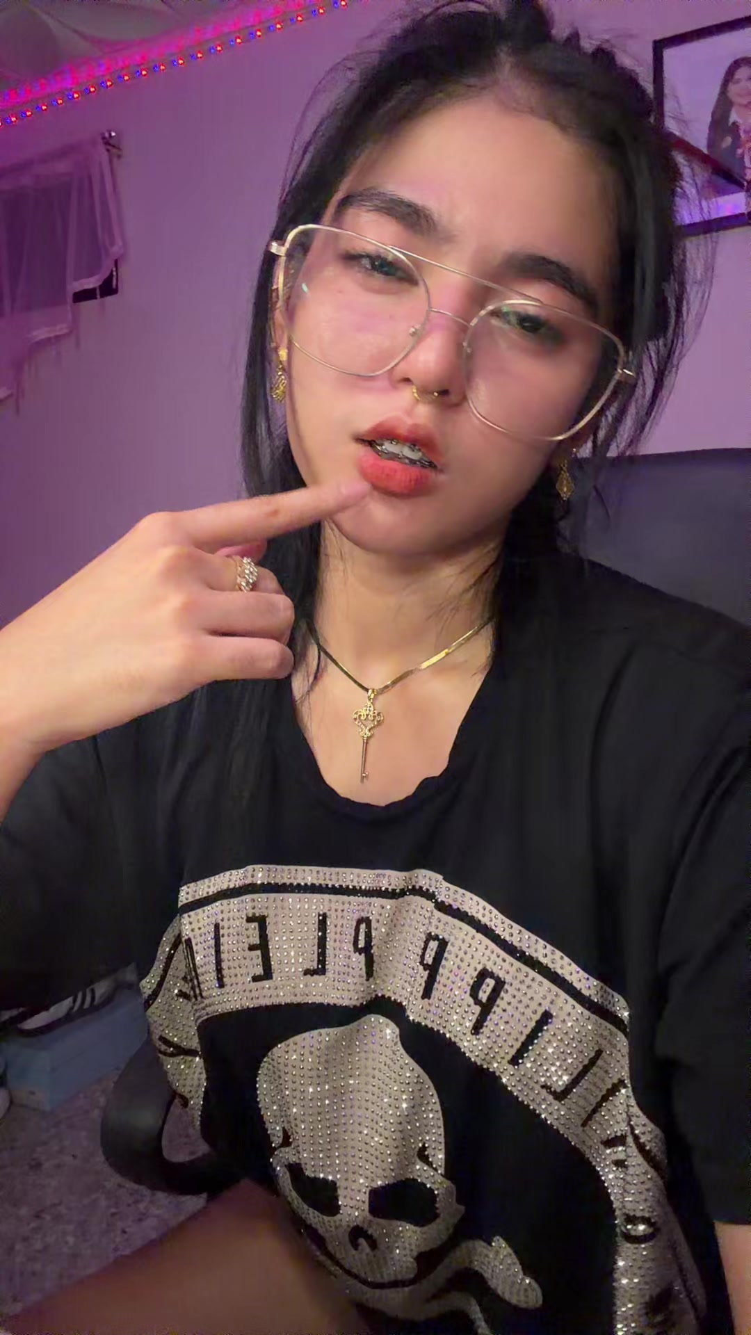 @️