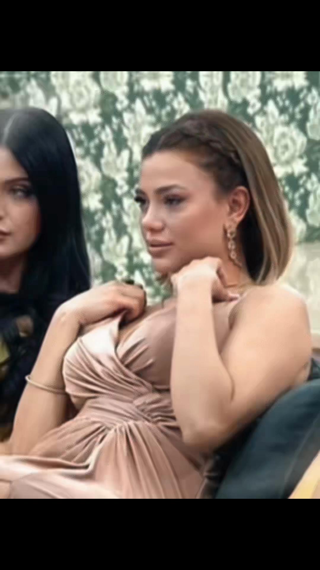 @Beyzakoray