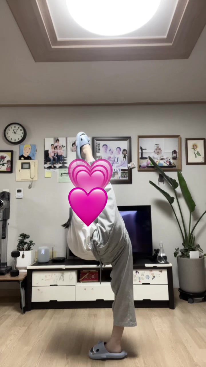 @연 바라기 딸기모찌🤸