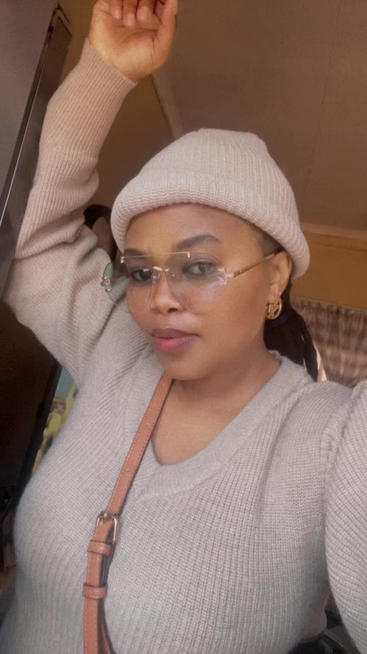 @Kimmy Phongolo🦋