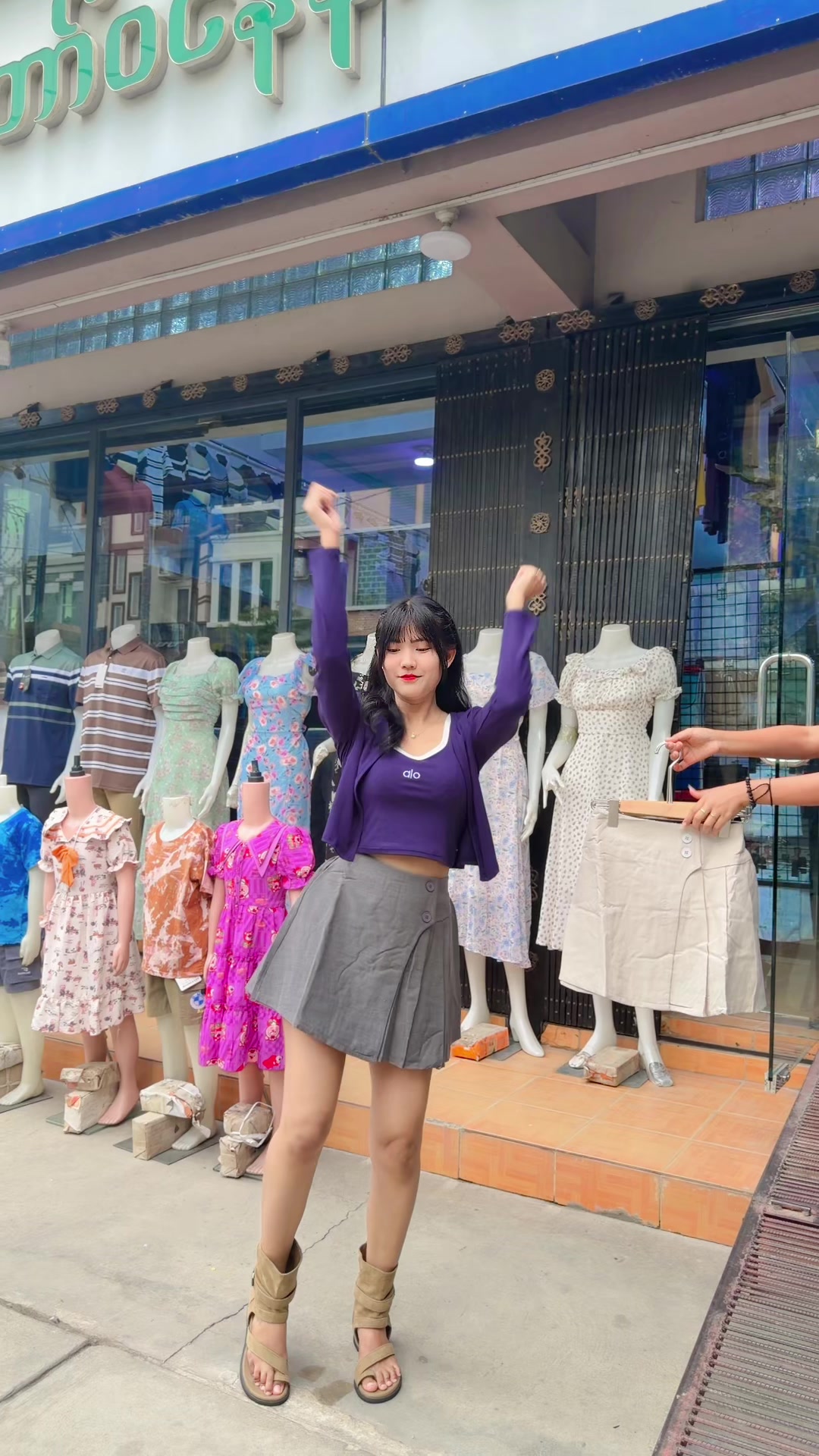 @Taw Win Nan clothing-girl