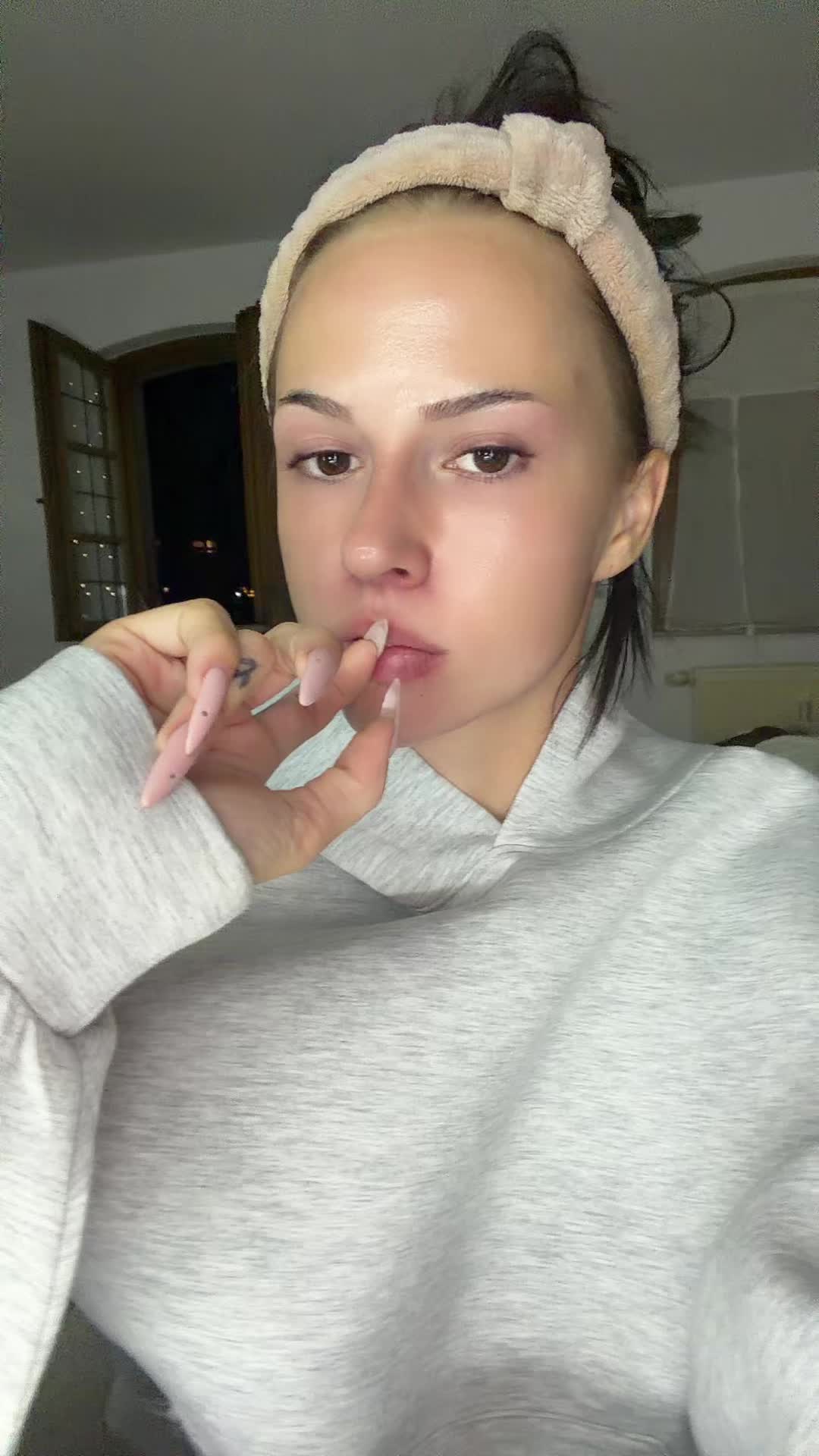 @viktoria🍒