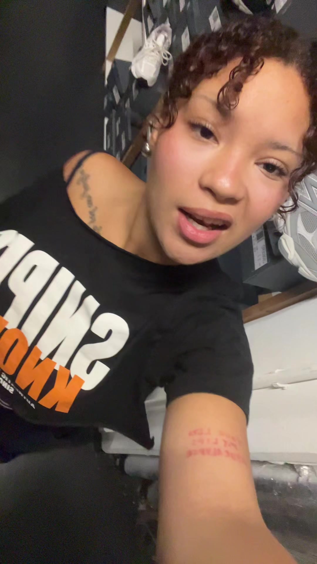 @urgirllovesmyswag
