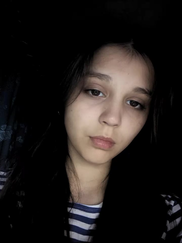 @)