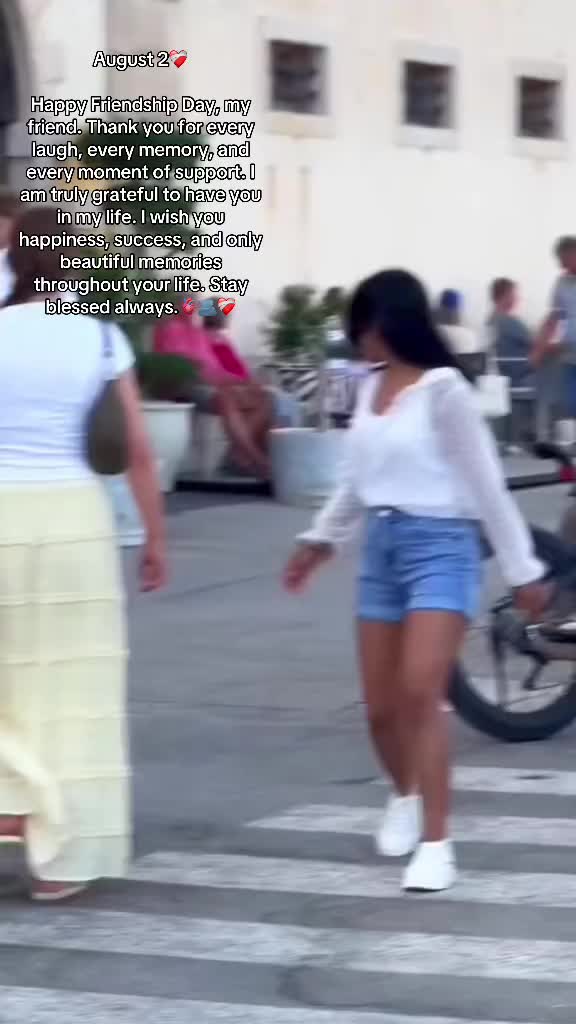@Susmee Ťmz