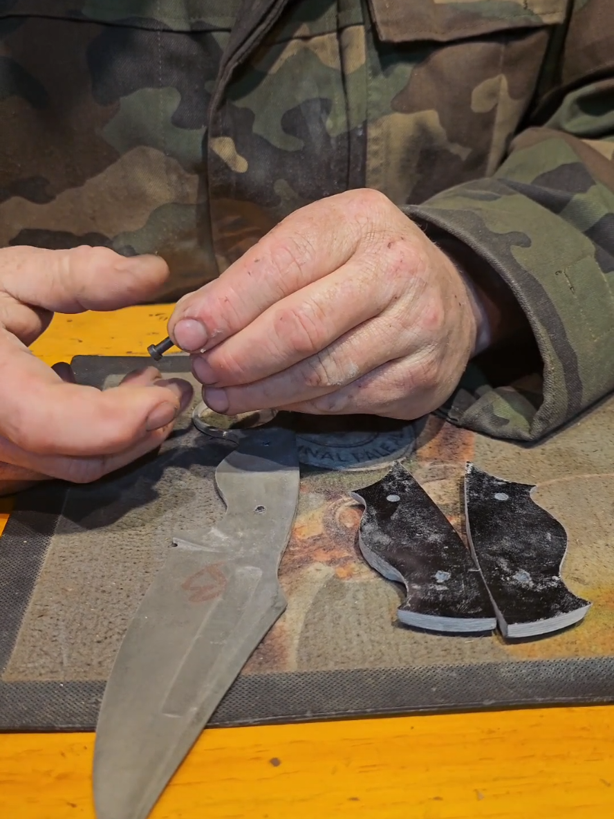 @Black_fish_blades