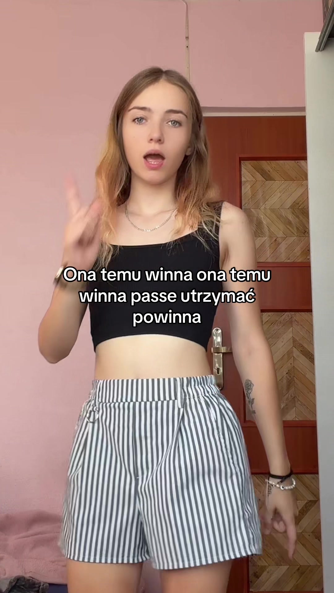 @Asiunia